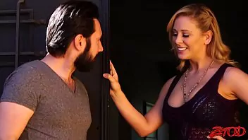 cherie deville cum cherie deville cum Dakota Skye e Cherie Deville passaram bons momentos com um cara