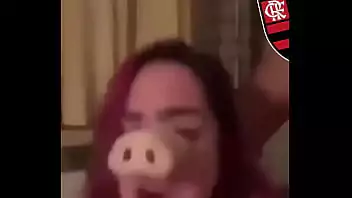 Comendo a bia ruiva