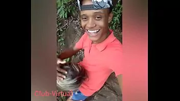Comendo coroa casada
