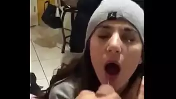 corridas en la cara corridas en la cara Videos de Sexo