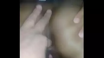 dedada no cuzinho Boa Foda 
