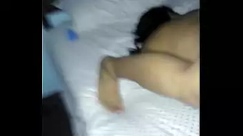 dois homens fazendo amor dois homens fazendo amor Dois homens sortudos estão fazendo um ménage à trois japonês super quente com essa safada, com direito a gozadas e sexo