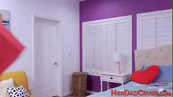 emily narizinho dando o cuzinho MyMom4K - Emily Addison sempre dando a cabeça para o enteado 