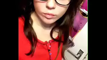 Gostosas mostrando os peitos