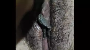 Gozando sozinha em casa