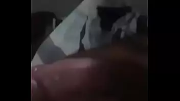 homem batendo punheta bem gostosa Batendo a primeira punheta do meu canal 
