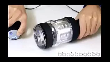 homem com masturbador Pau grande e grosso goza forte duas vezes com masturbador masculino automático 