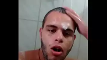 homens pelados no banho Videos de Sexo 
