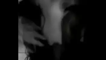 Juliana bonde batendo siririca