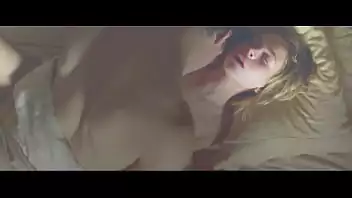 kathleen robertson nudes Amadoras 