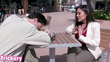 Kaylani lei anal