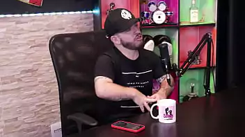 mulher anão transando Pequeno homem anão tocando uma mulher 