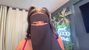 Mulher dando para o homem
