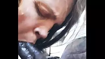mulher engolindo esperma Mel maluco fica cheio de esperma no rosto engolindo todo o esperma 