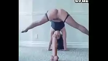 mulher sentando no consolo mulher sentando no consolo Xxxvideo