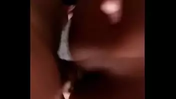 Mulher transando com 4 homens