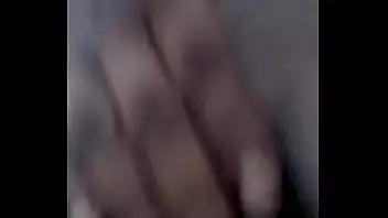 Mulheres fazendo siririca