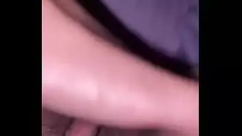 Negra batendo siririca