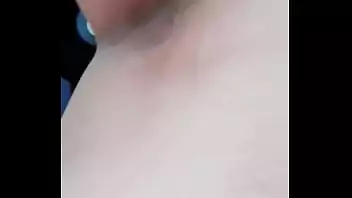 novinha mostrando peitinhos Ruiva de peitinho mostrando como chupar 