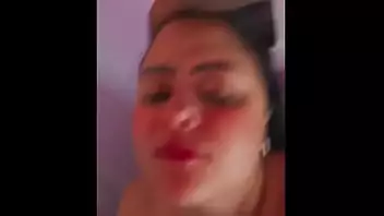 Pamela santos mamando