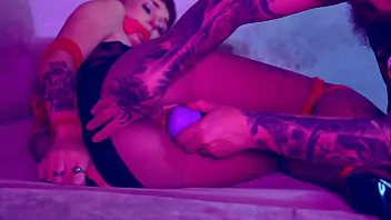 porno com putaria Menage de putaria com Brinquedo Ator. E um  Amador . Adoro duas picas!!!  Completo XV red 