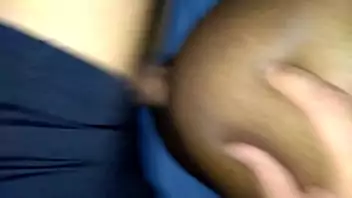 pretinha dando o cu pretinha dando o cu Boa Foda