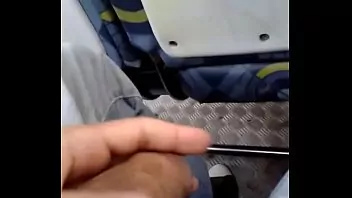 punheta no ônibus sexo no onibus 