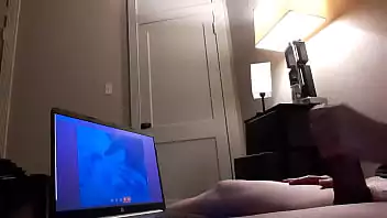 sexo gay com irmão sexo gay com irmão Intimidando a jovem meio-irmão e transando com ele