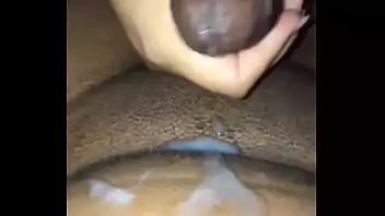 Sexo gozando dentro legendado