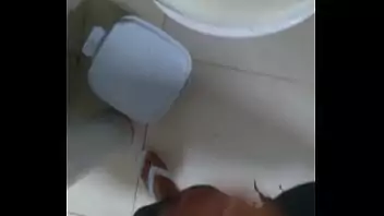 tiozao comendo novinha nessa quarentena dei ate pro tiozão da marmita 
