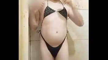 Trans rebolando no pau