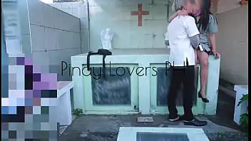 Transando no cemitério