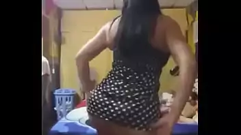 vovó dando o cuzinho vovó dando o cuzinho Videos de Sexo