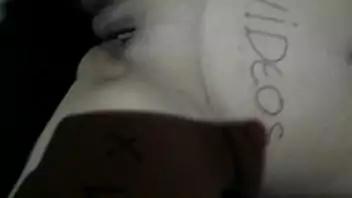 baixinha gostosa transando fudendo com o cuzinho da safada 