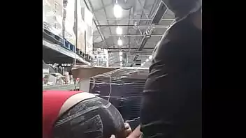 comendo a colega de trabalho comendo a colega de trabalho Ele me conta que fodeu uma colega de trabalho e me dá permissão para foder outra (3 câmeras)