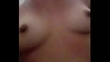 como bater uma punheta bem gostosa Irmãs gostosas e idênticas dizem como bater uma punheta no seu pau 