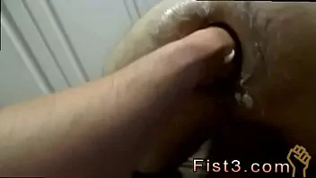 Fisting gay porno