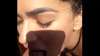gozando na cara da novinha porno 