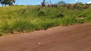 Homem pelado batendo punheta