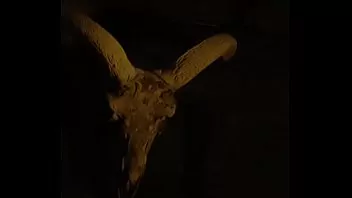 Homens se masturbando e gemendo