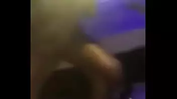 Morena safada sentando