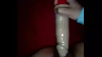 Mulher gozando se masturbando