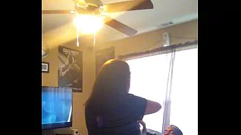 Mulher grávida fazendo sexo