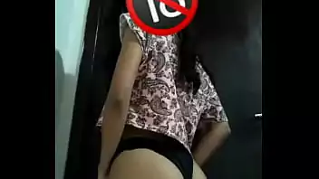 Mulher melão dançando funk