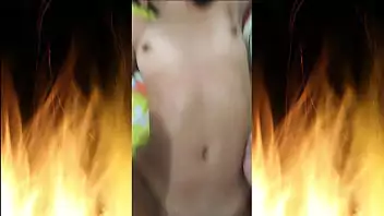 mulher pelada cacheada Foda-se uma jovem mulher cacheada com uma buceta molhada e alimente meu esperma com uma colher 