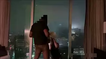 Mulheres transando com outras