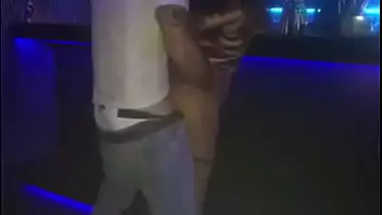 sarrei gostoso no amigo do meu marido na balada sarrei gostoso no amigo do meu marido na balada Flagras