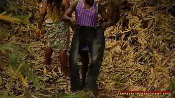 Suruba amadora no mato