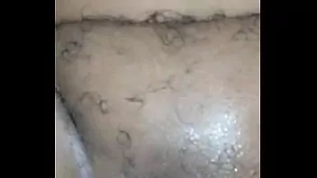 Velha bucetuda se masturbando