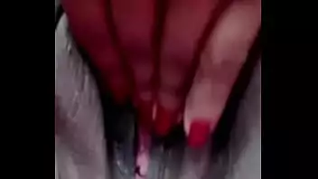 velha peituda se masturbando Videos de Sexo 